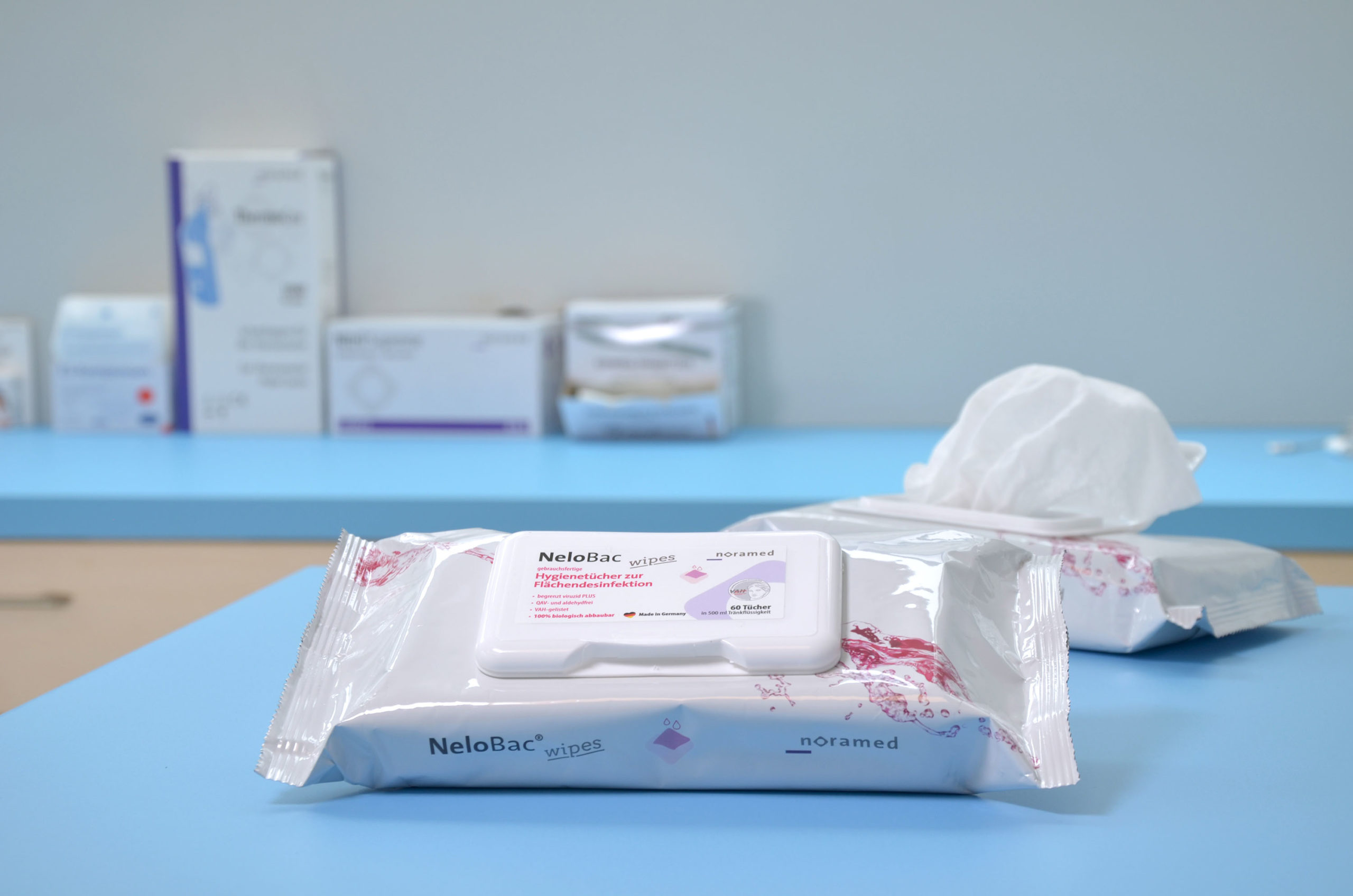 NeloBac-Tuecher-Hand-02_220502_web